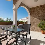Vila Blossom Laganas